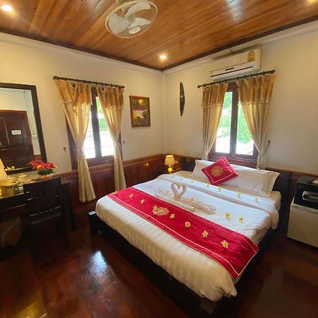 Golden Lotus Boutique Hotel Луангпхабанг Экстерьер фото